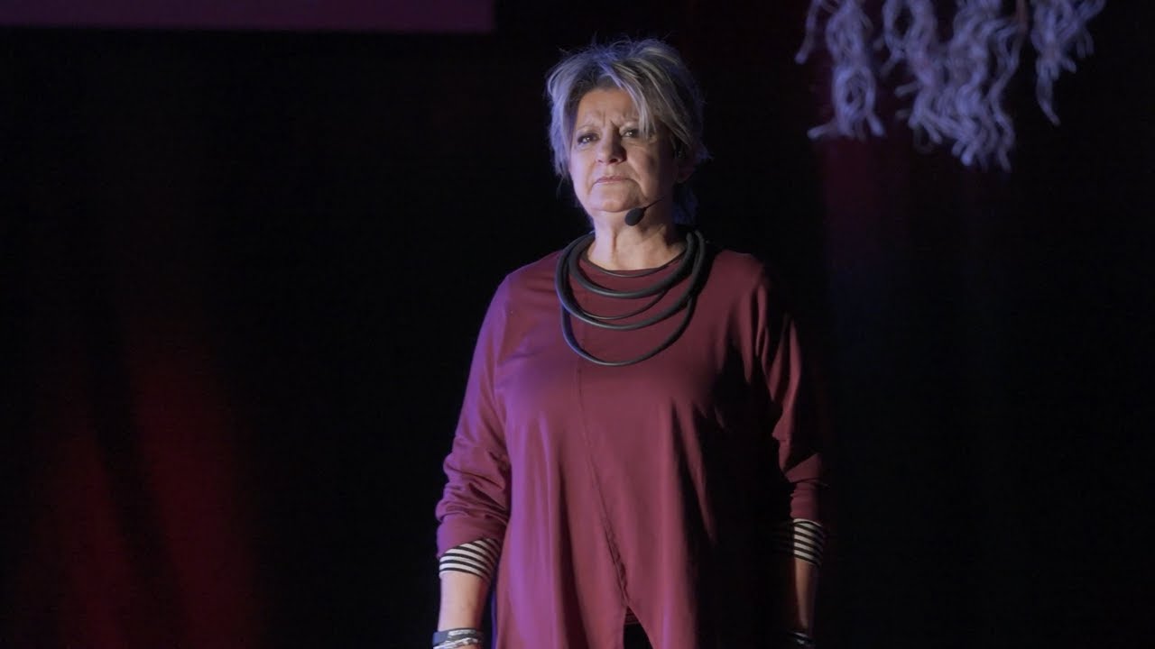 Radici o zavorre? | Silvia Gavarotti | TEDxGela