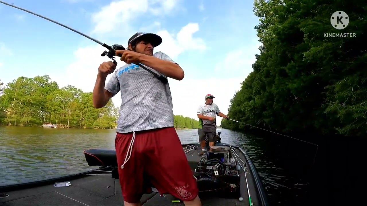 19 lbs of FAT Lake Chicot Bass!