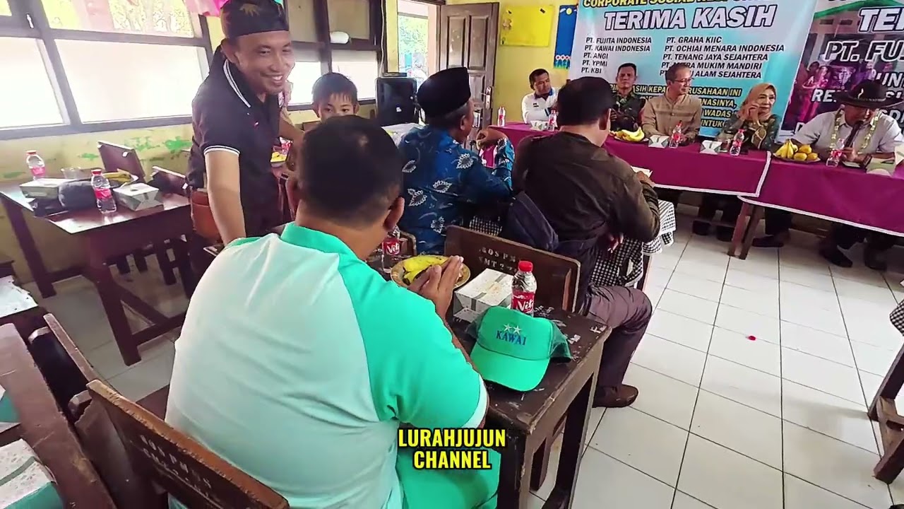 MANTAP NI, LURAH JUJUN HADIRI PERESMIAN SD WADAS 