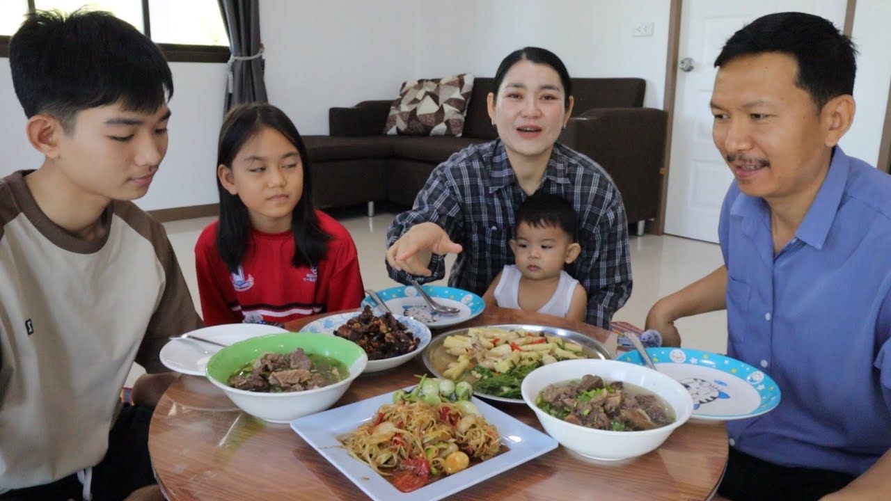 ต้มเนื้อเปื่อย แกงหน่อไม้ ส้มตำ เนื้อทอดแแดเดียว มื้อนี้หลายเมนูจ้าแซ่บๆนำกันจ้า15 มีนาคม พ.ศ.2569