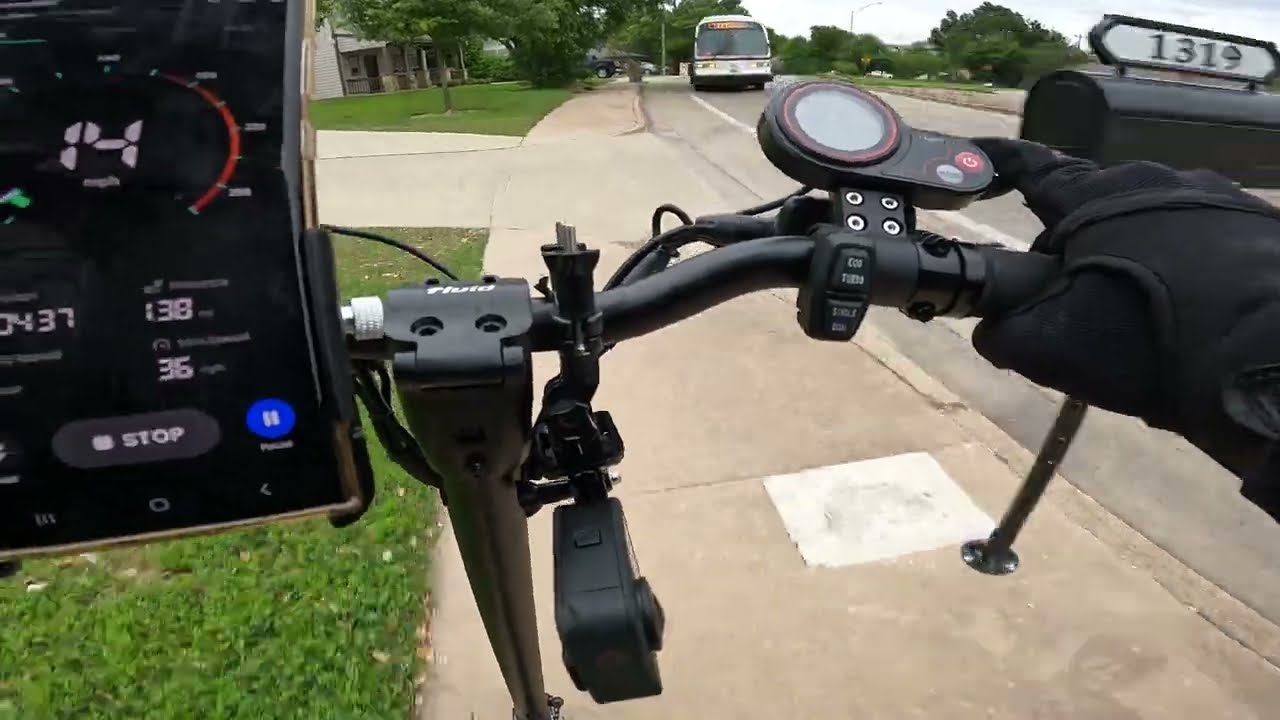 Day 10 Part 6 Kaabo Mantis V2 - Riding quick and safely at 40mph dual 1000w with light rider on GPS