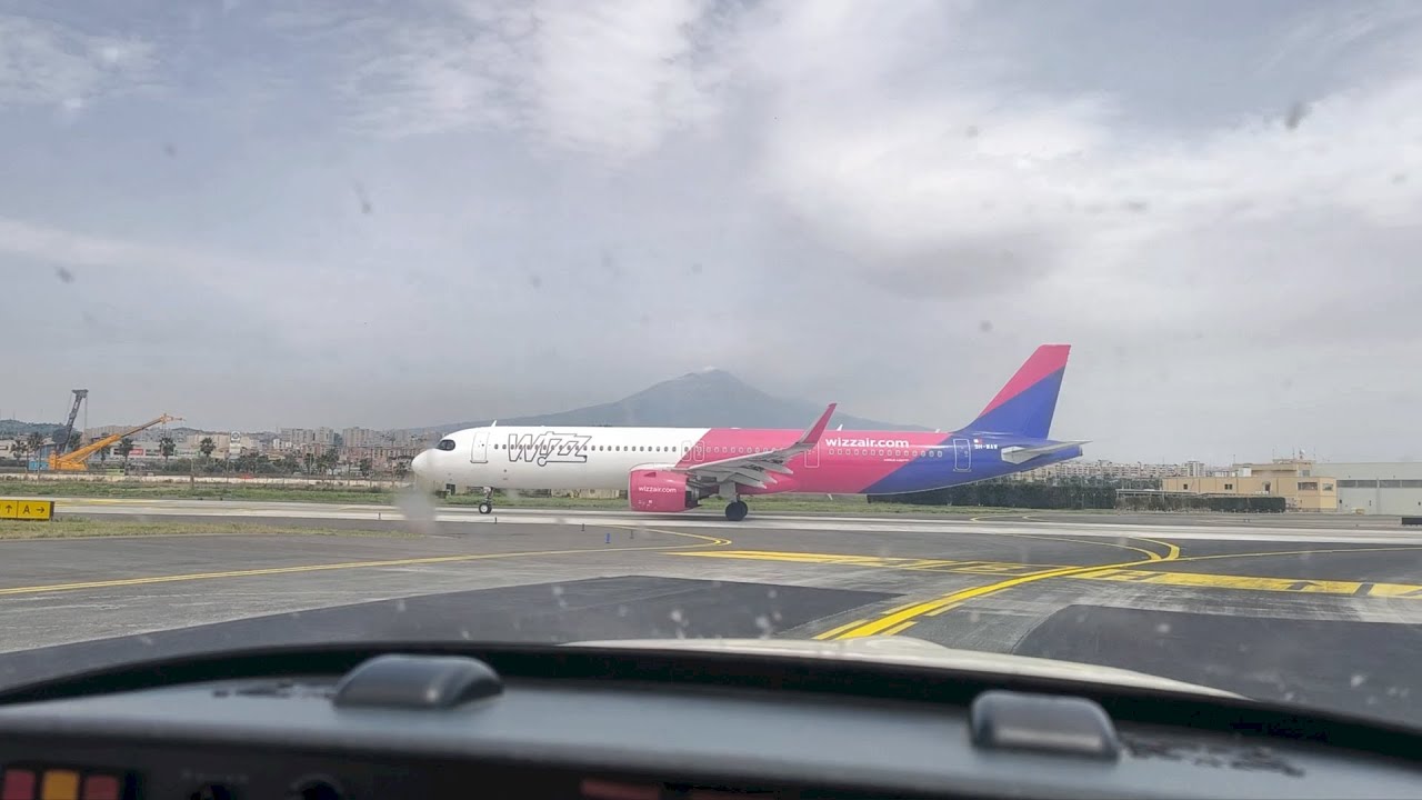 Atterraggio a Catania con tanto traffico
