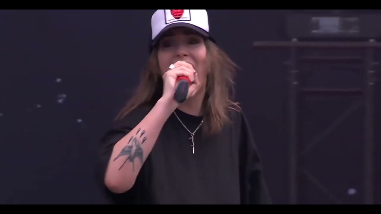 Stand Atlantic - Jurassic park. (Live)