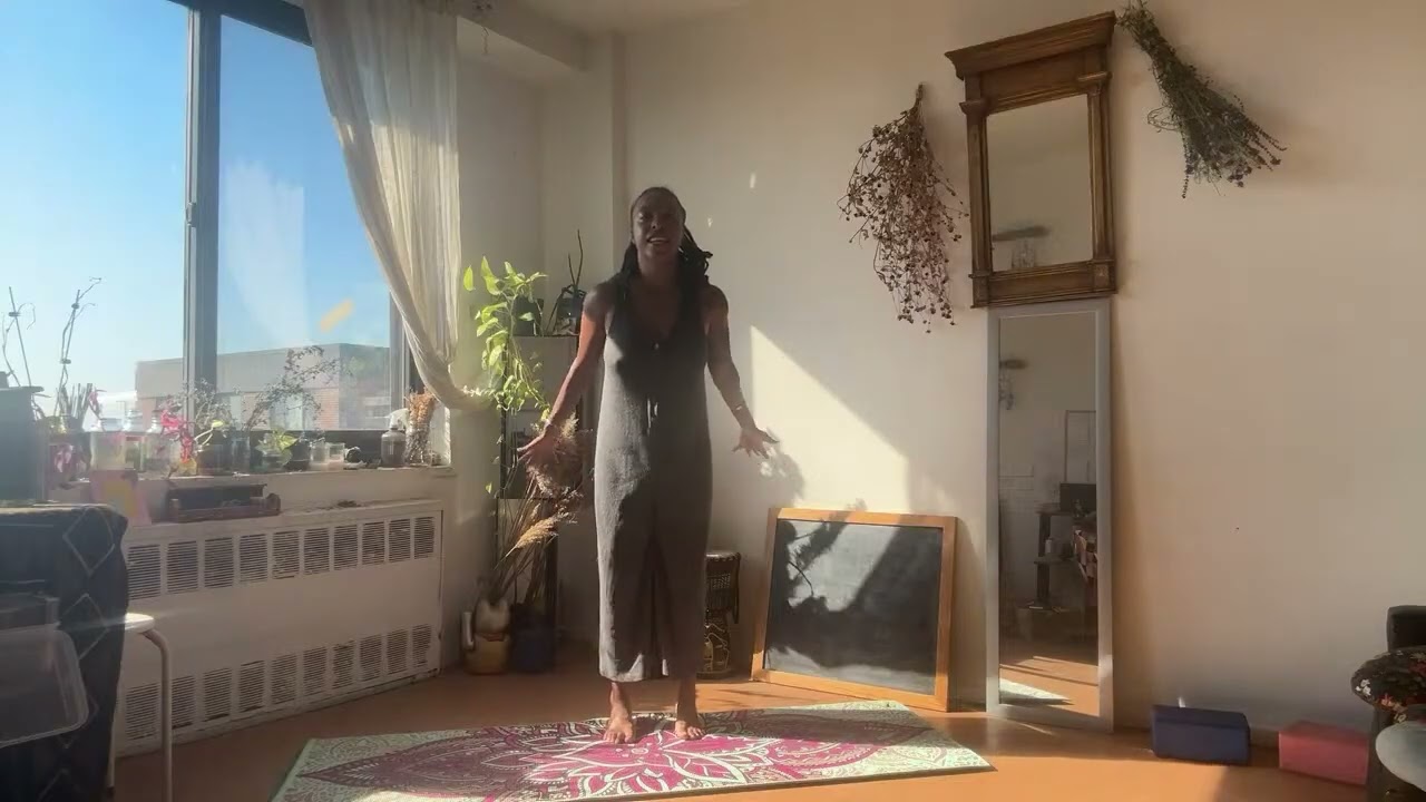 Connect to your Inner Body - @ home Yoga  Flow [18MIN]