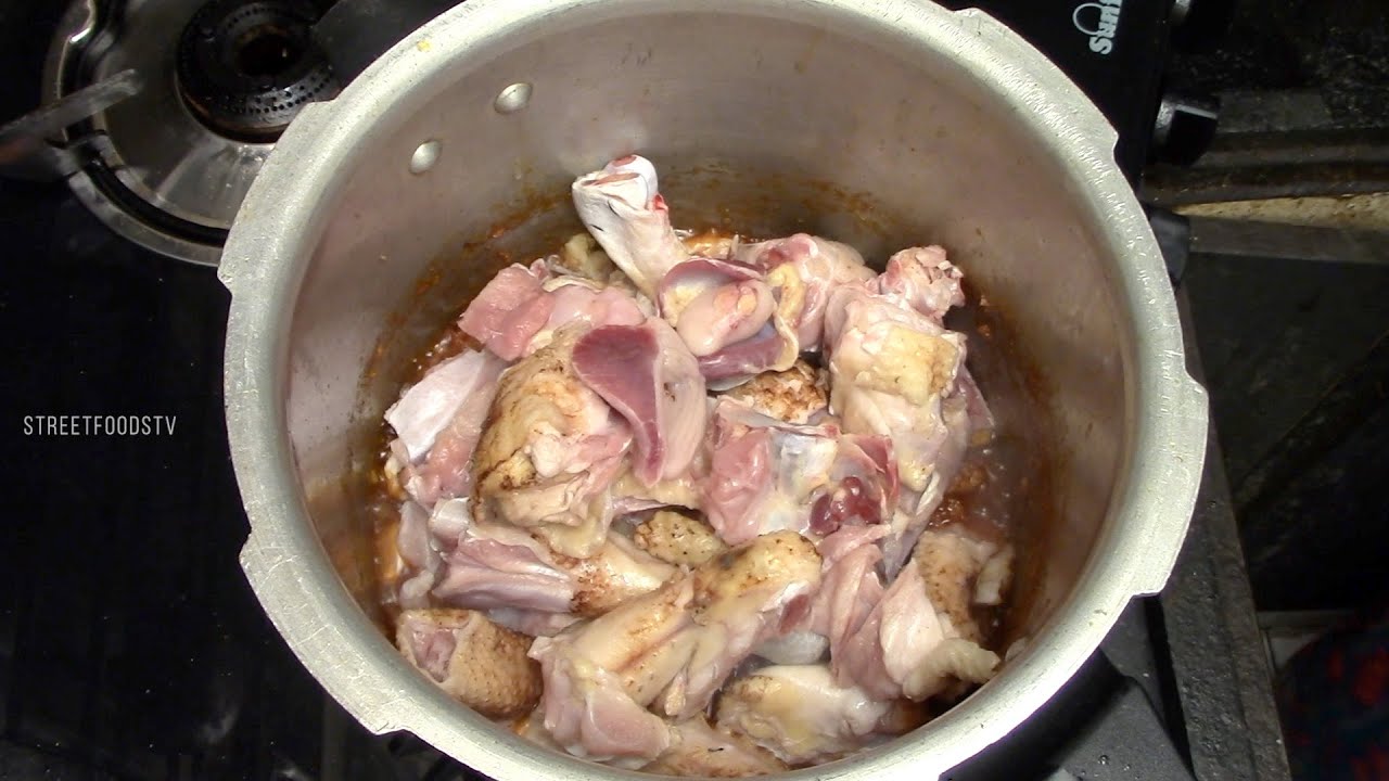 Country Chicken Curry In Pressure Cooker | Street Food
