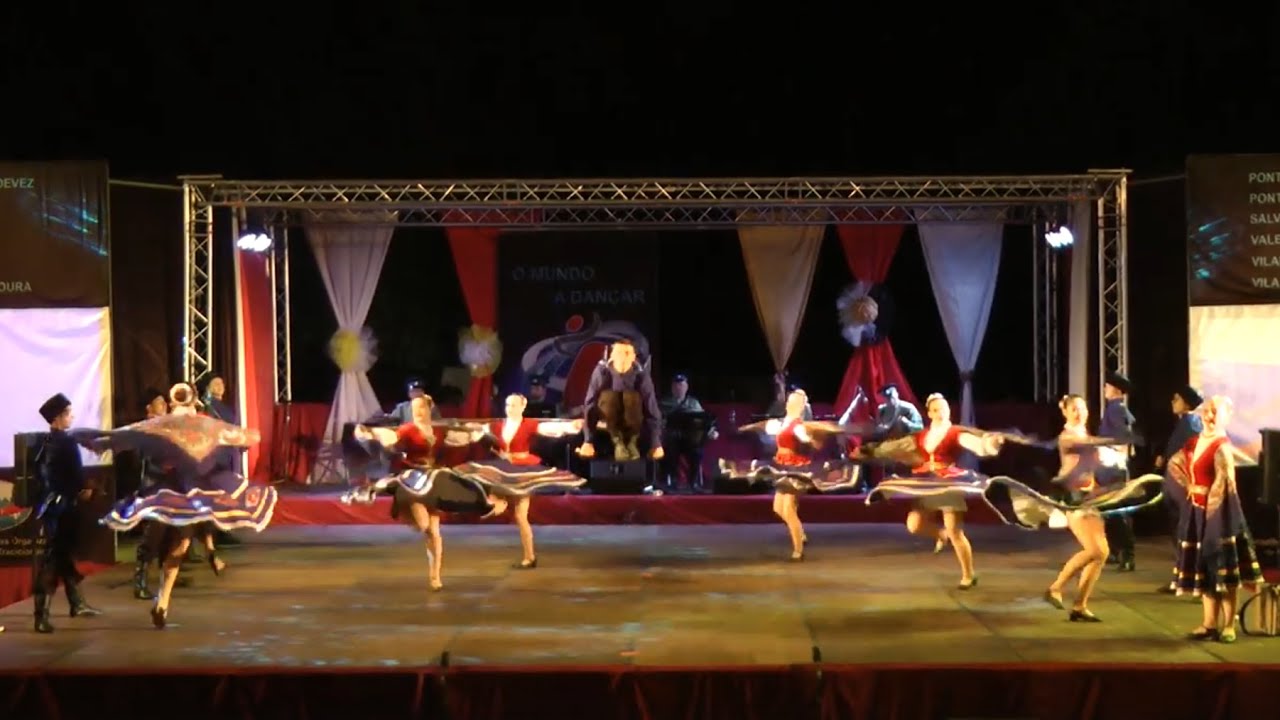 Russian folk dance: Kazachiy plyas