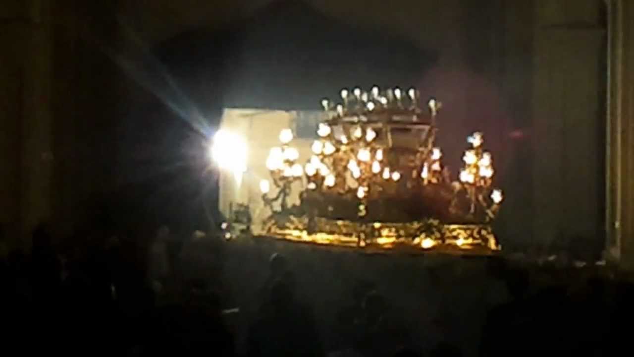 Vélez Málaga, S. Santa 2012, Viernes. Salida desde el interior de San Juan del Santo Sepulcro.mp4
