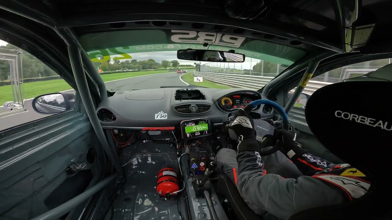 Oulton Park Int 750MC HH Lap Record - Clio 200 - 1:59.55