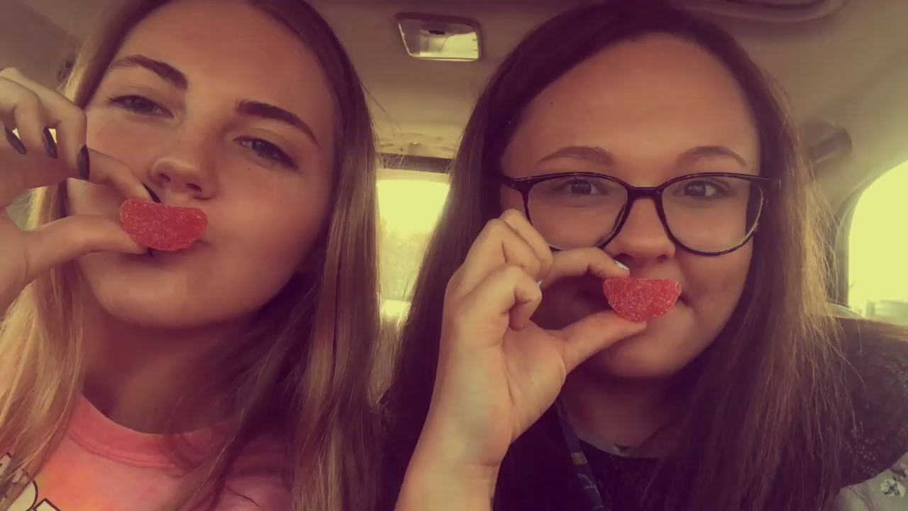 WHATS IN MY MOUTH CHALLENGE!