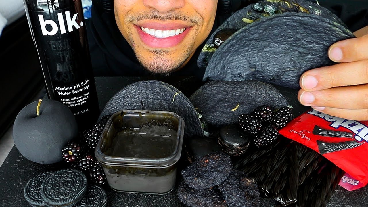 ASMR EATING ALL BLACK FOOD ONLY MUKBANG JERRY TACOS CHICKEN NUGGETS CHEESE BLK WATER MACARONS FRUIT