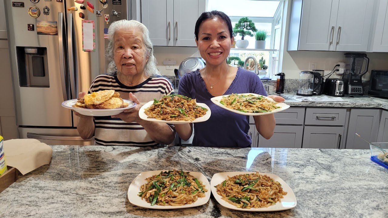 Khmer Lort Cha Noodle