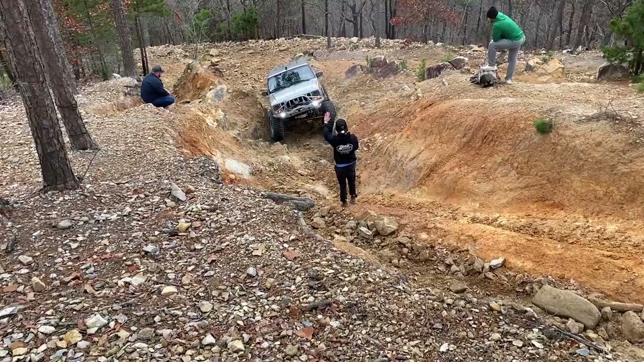 Uwharrie Daniel Jeep Cherokee XJ spotter gets real mad, but I made it anyways! 