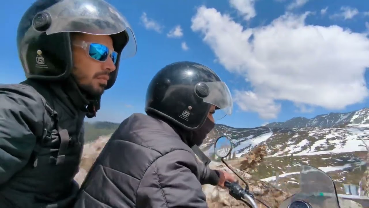 Riding down the famous Sinthan Top in Kashmir | Bike trip | raw video | Leh-Ladakh biketrip