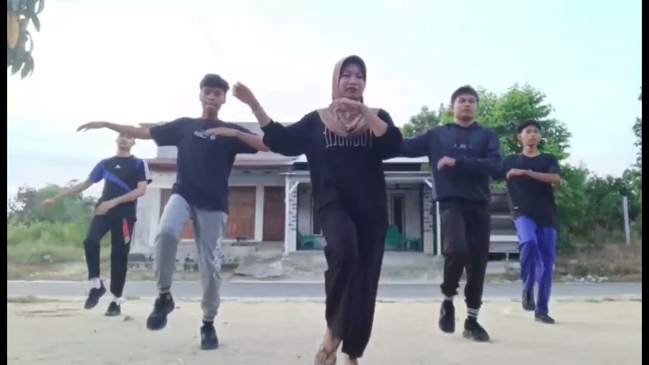 Senam anak Indonesia hebat dan Senam aerobik kelompok 1,kelas 12.4