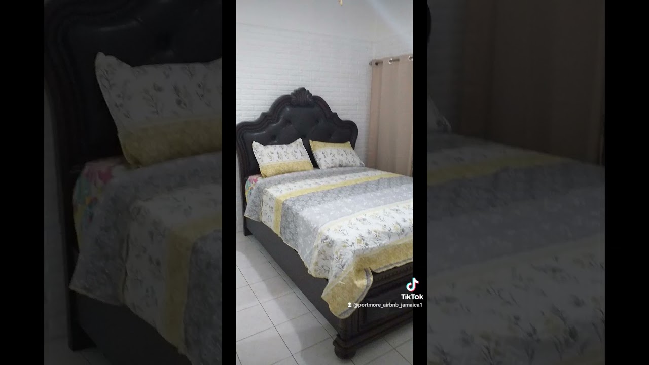 I stay at this amazing Airbnb in hellshire portmore Jamaica