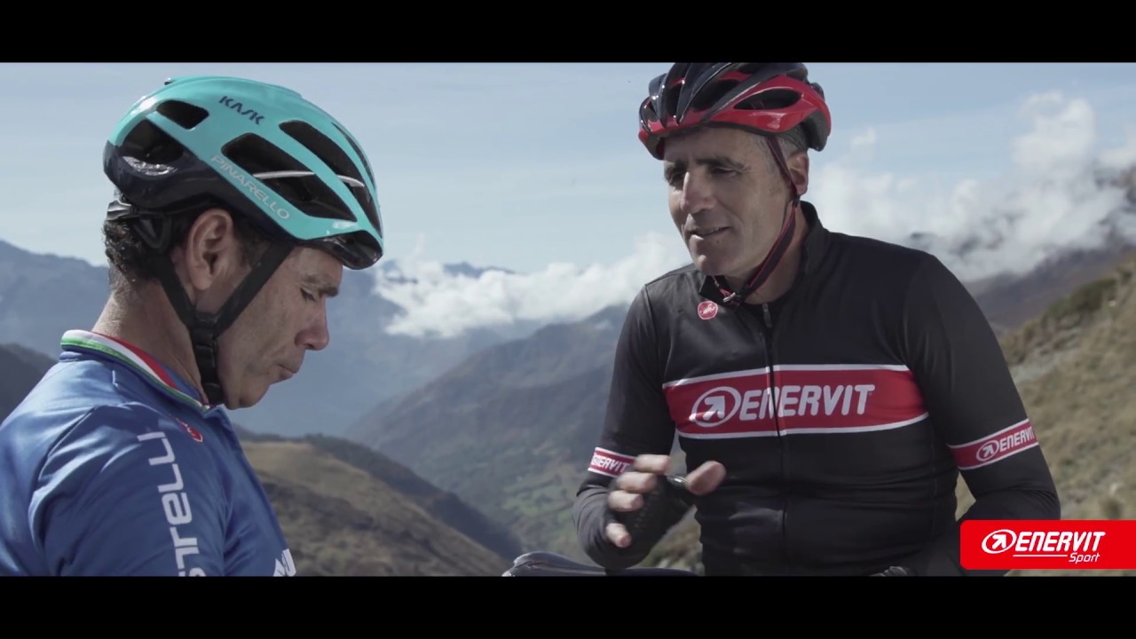 La salita del Tourmalet, con Miguel Indurain e Davide Cassani