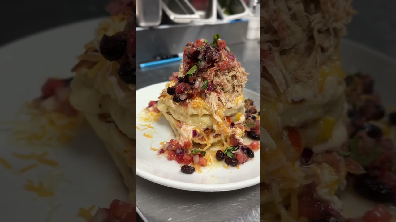 Chicken goes on pancakes? 👀🥞