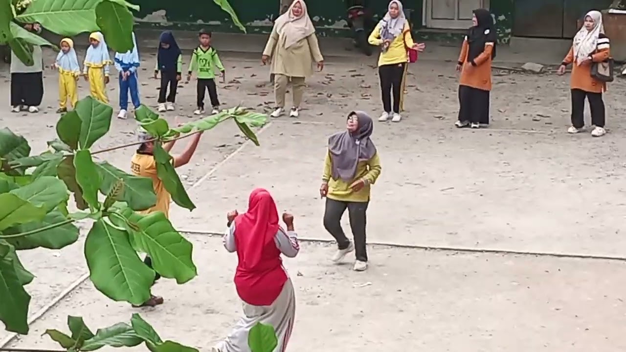 Senam Usia Dini " Ratu Pelangi