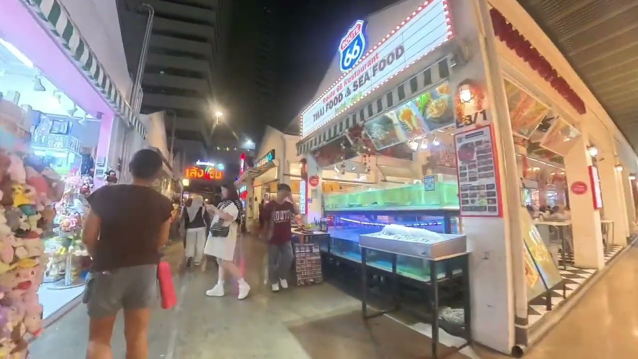 Walking around the Thailand Flea Market