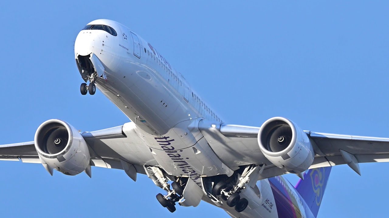 15 Minutes of Close Up Takeoffs & Landings at Stockholm Arlanda Airport-Planespotting