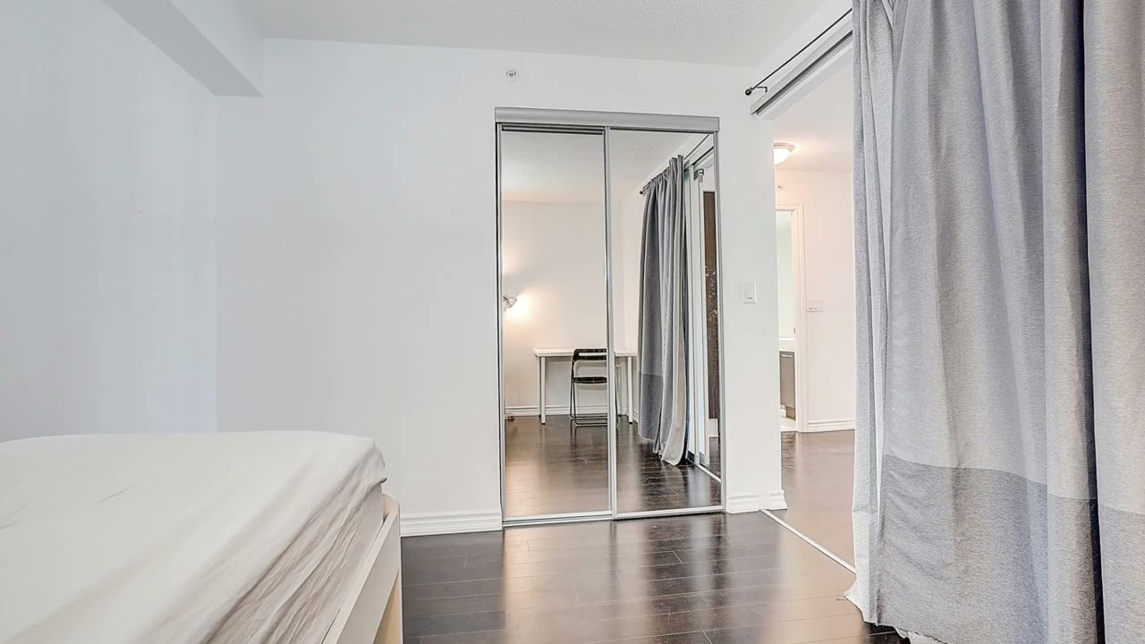 386 Yonge St, Unit 2604, Toronto, ON