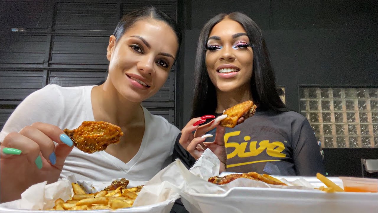 СТРИПТИЗЕРШИ И КРЫЛЬЯ • 👀 СТАЛКЕРЫ 👀 • ОТ СТРИПТИЗЕРШИ К БАРМЕНУ • КРЫЛЬЯ МУКБАНГ