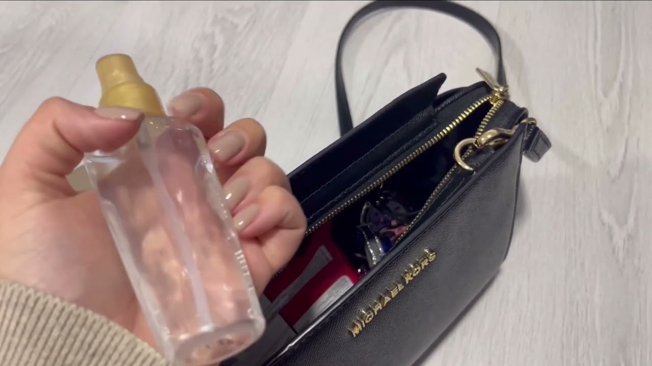What’s in my bag ASMR l No talking