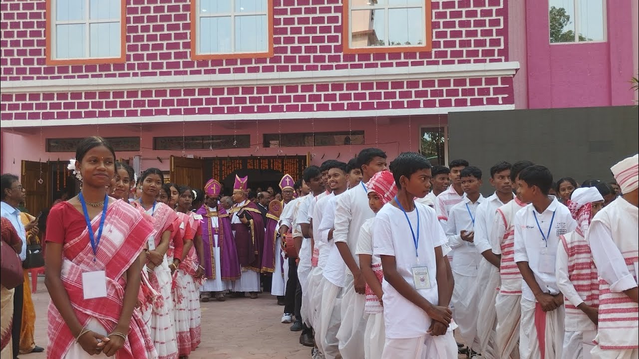 नया गिरजाघर का संस्कार ⛪||jaywant G. E. L. church hulhundu ranchi||✝️✝️#vlog #church #ceremony