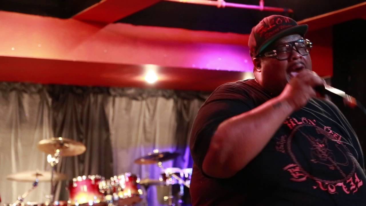 AyO BATES live @SmashStudios