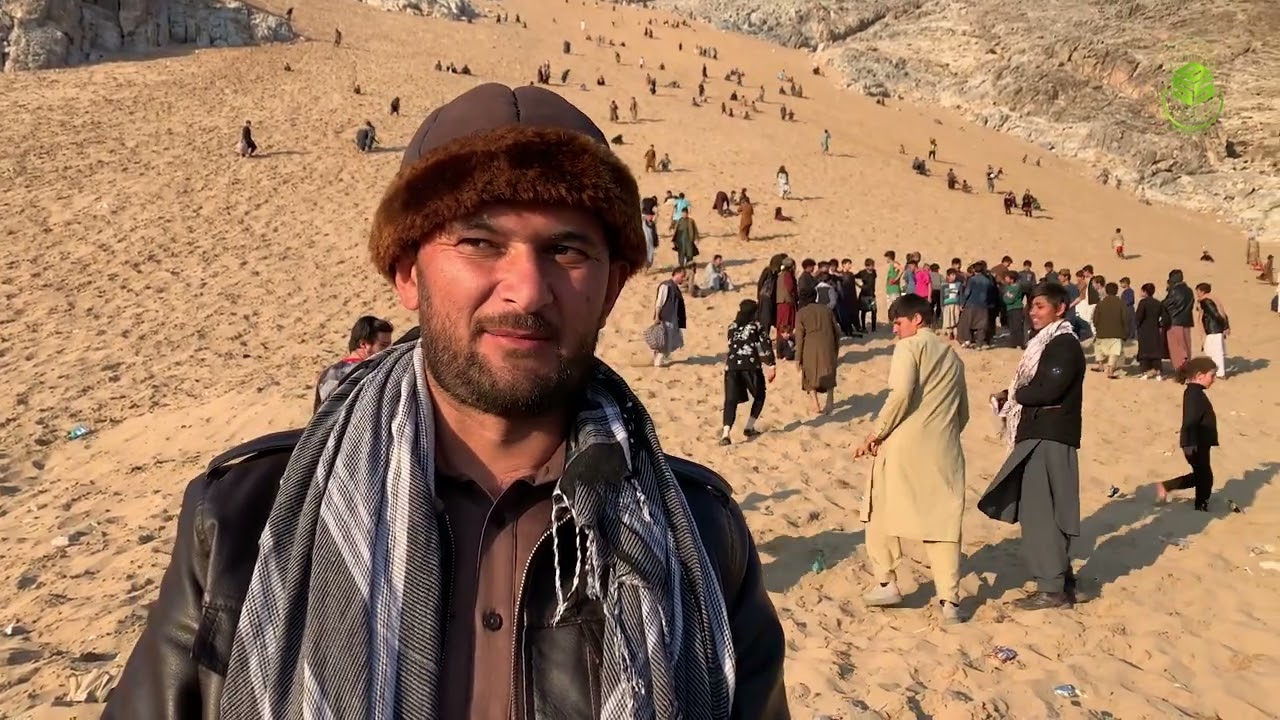 کوه ریگ‌روان مکان عجیب و شگفت‌انگیزی که سالانه پای هزاران تماشاگر را به‌خود می‌کشاند.#shortvideo