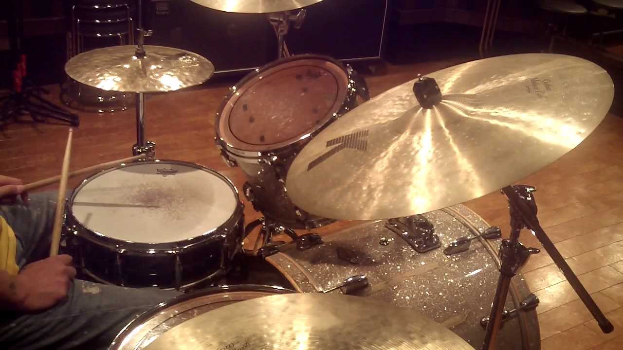 Easy Gospel Fill #3  ( Thomas Pridgen Style ) - Drum Lesson #50