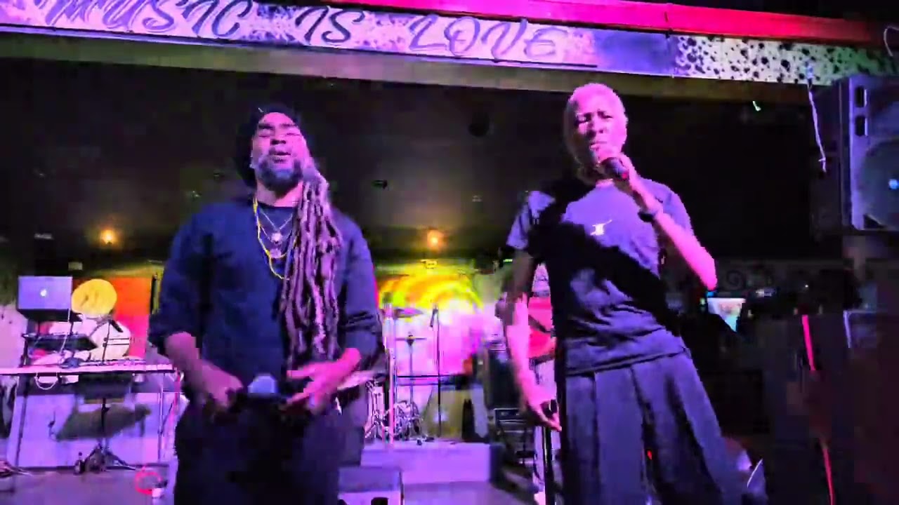 David Rudder unexpectedly arrives during  a Freetown Performance in