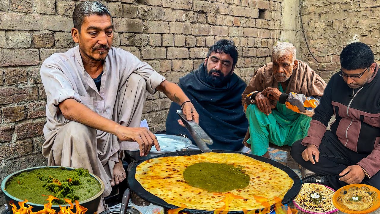 Desi Nashta SAAG MAKHAN PARATHA | Saag Aloo Paratha Lahore Street Food | Roadside Desi Breakfast