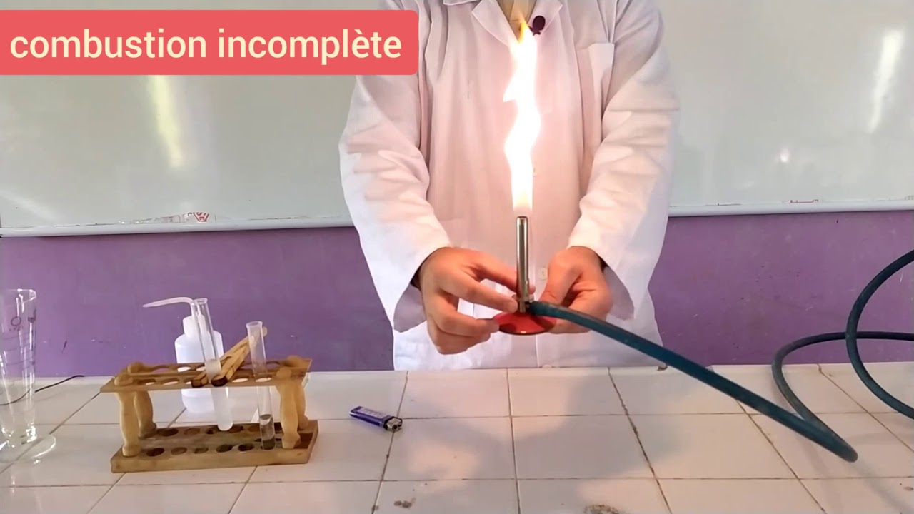 expérience de la combustion complète et incomplète du butaneتجربة الاحتراق الكامل وغيرالكامل للبوتان