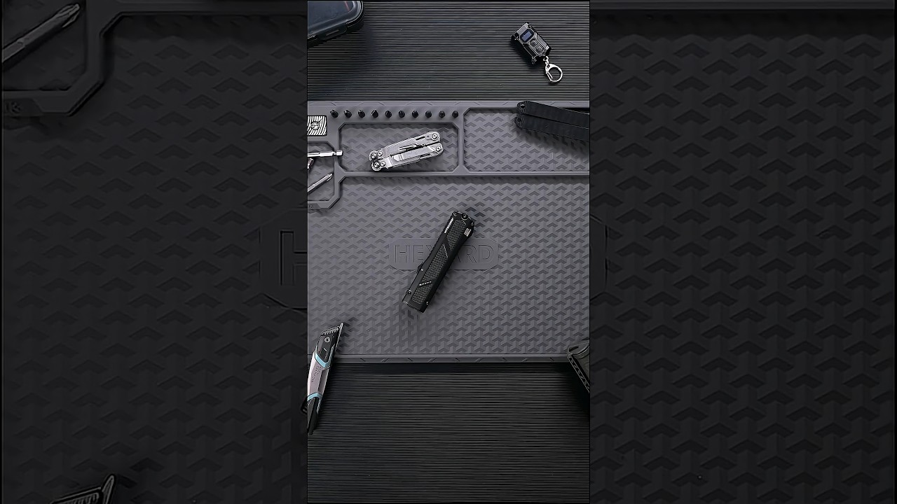 Checking out the new model EDC17.  #nitecore #edc17 #flashlight #everydaycarrygear