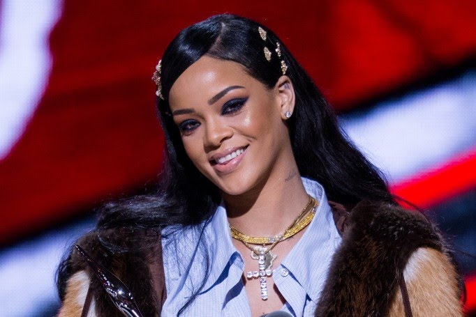 Rihanna staat voor schut