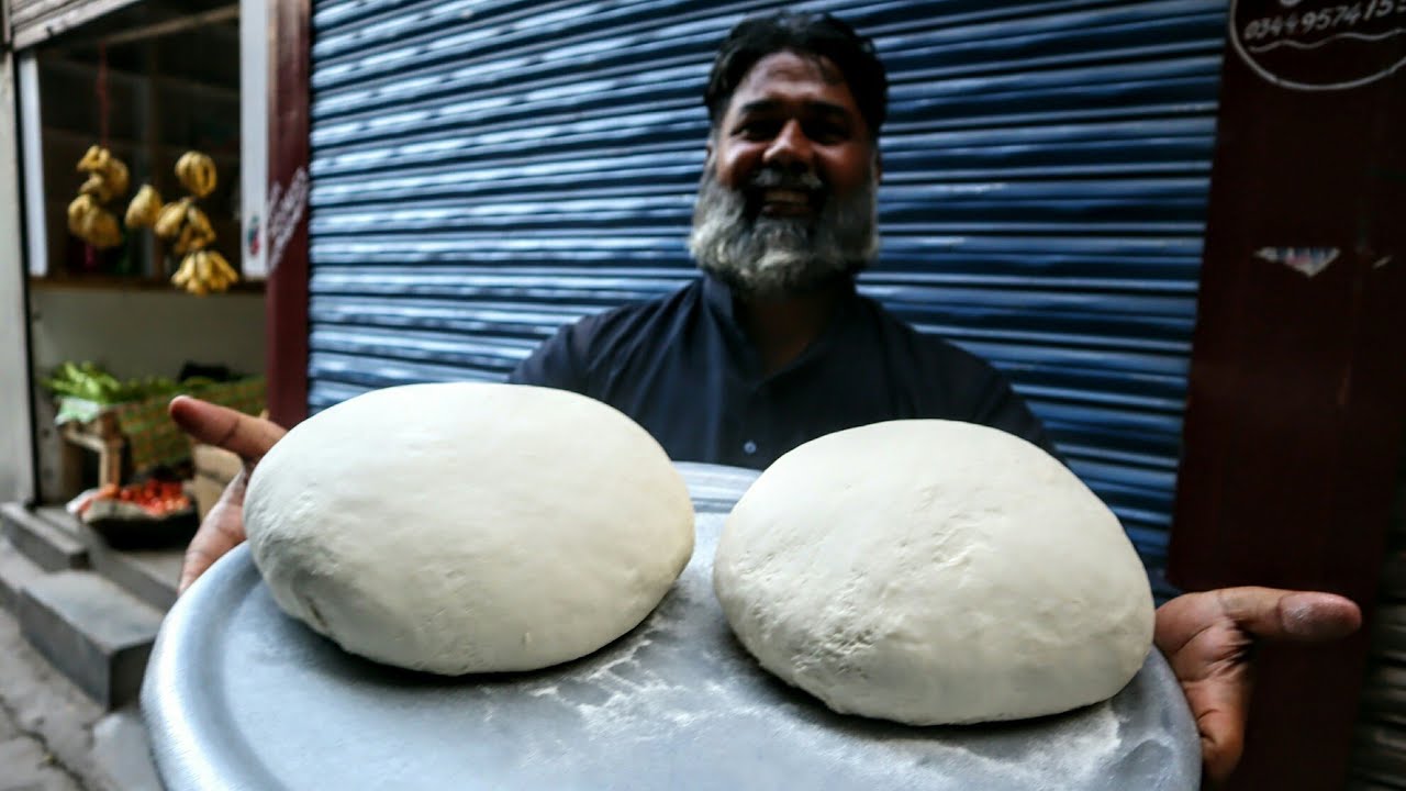 Kashmiri Special BakarKhani / BakarKhani Complete Process / Kashmiri Breakfast Recipe / Mubarak Ali