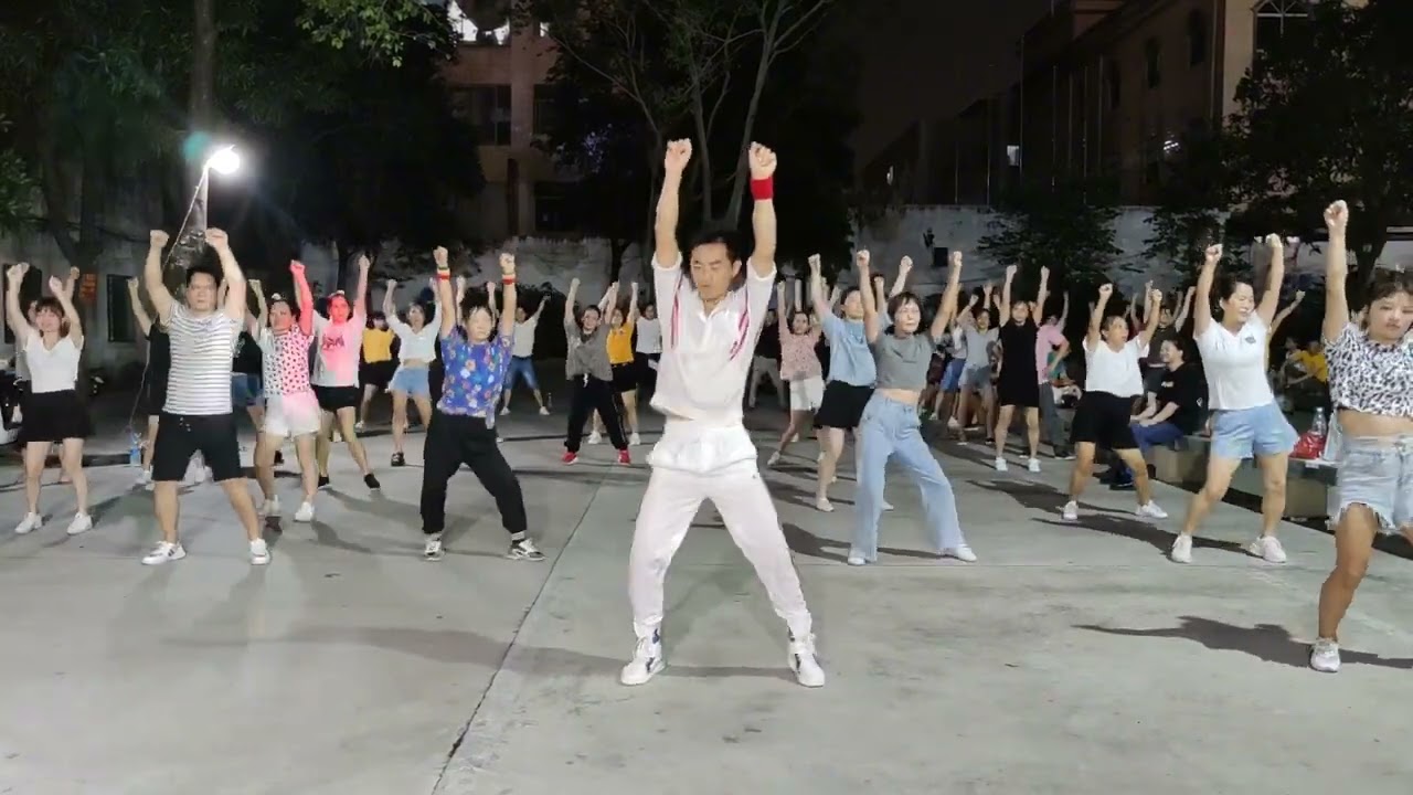 健身操《好姑娘》四分钟暴汗燃脂跳完真酸爽。