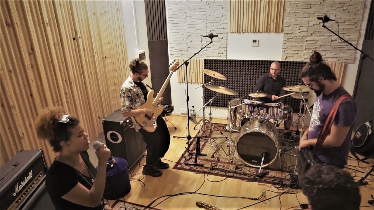 Foxy Groove - Silver Rain (Marcus Miller Music Cover) - The Winter Sessions Vol 1