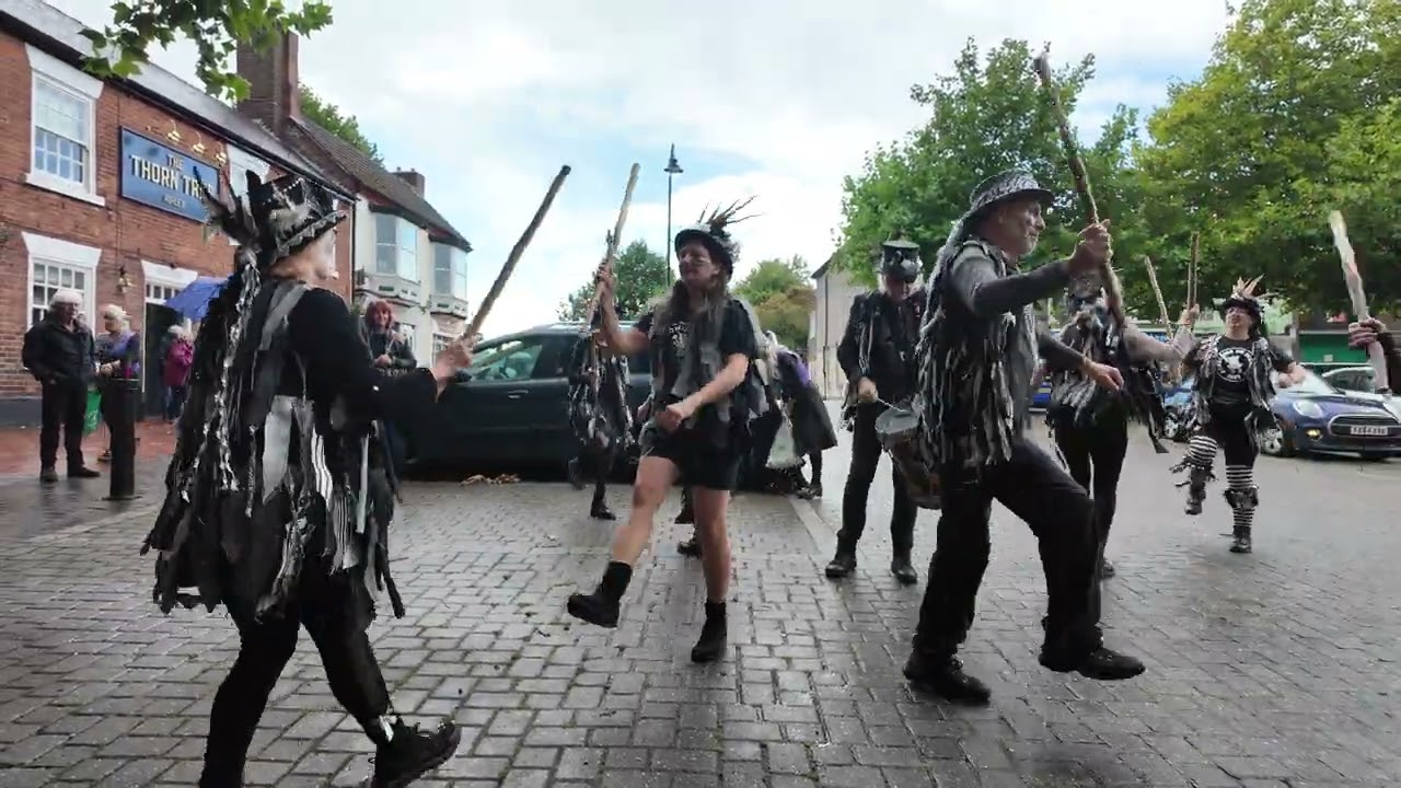 T'Owd Man Morris perform 'Cuckoos Nest' at Ripley Day of Dance 2025