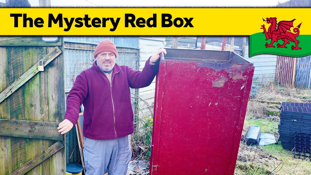 189. The Red Box Mystery - Living Alone in Wales