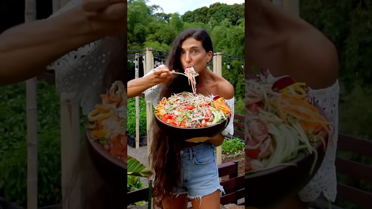 What I Ate for Dinner + Creamy Dressing Recipe! 😋🌱 Vegan & FullyRaw Rainbow Garden Salad...