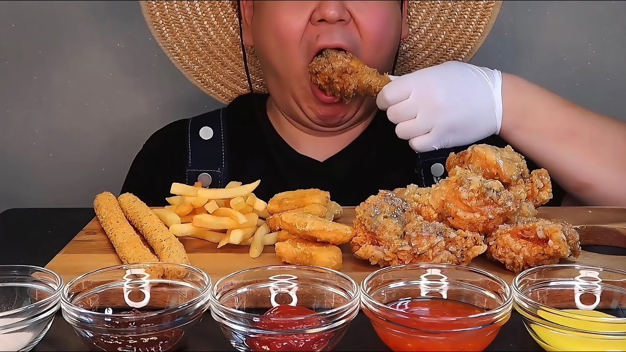 KFC 신메뉴 마늘빵 치킨 먹방 노토킹 리얼사운드 ASMR