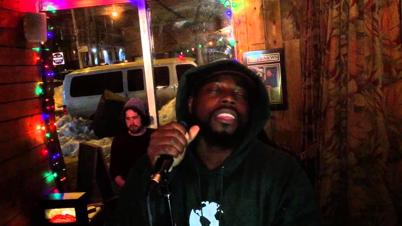 Lyricist Len Oxe HipHop flow,backed by Ruckus @OneMicNite&trade;