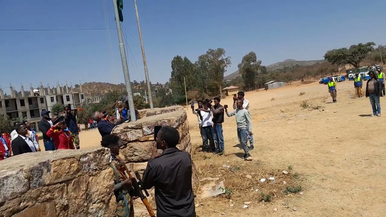 ክቡር ዶ/ር ደብረፅዮን ገ/ሚካኤል ኣቦወንበር ህ ወ ሓ ት ኣብ ቅድሚ ህዝቡ ባንዴራ ትግራይ እንትሰቅል !!❤❤