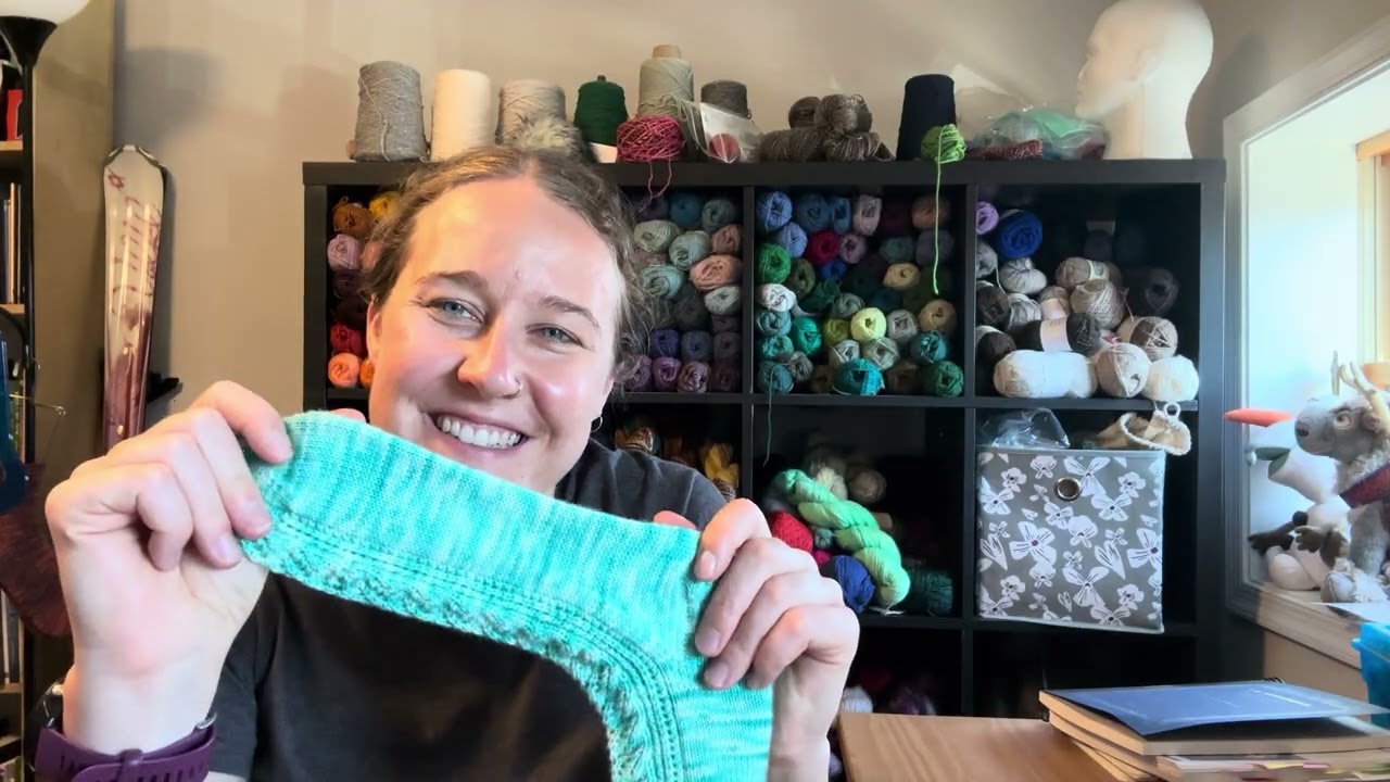 Tiny Desk Knitting Episode 186: New Sock Pattern!!