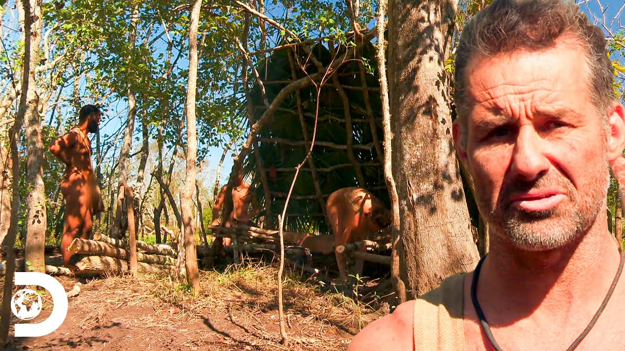 Tensões entre Gary, Max e Amber por causa de abrigo | Largados e Pelados: A Tribo | Discovery Brasil