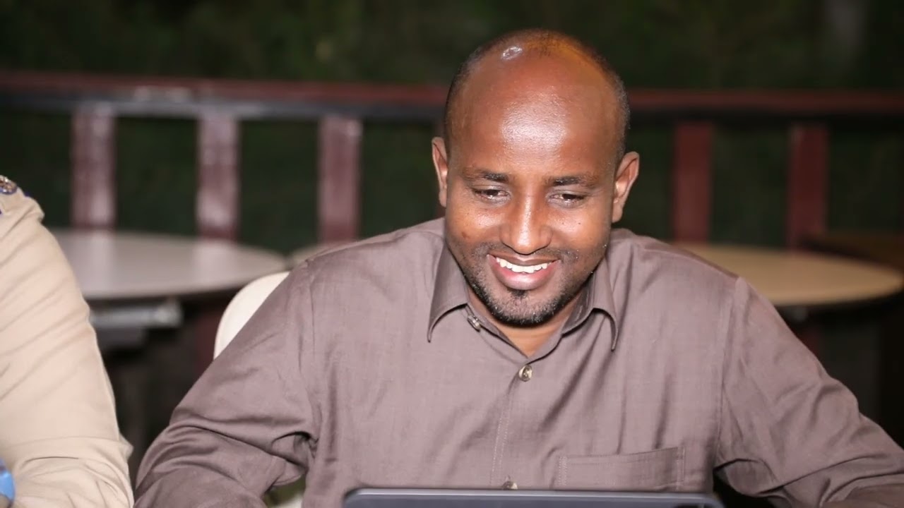 Guddoomiyaha Gobolka Banaadir ayaa shacabka Soomaaliyeed ugu hambalyeeyay bilashada Bisha Ramadan.