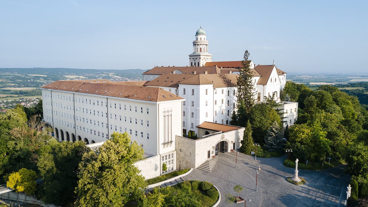 Nagyböjt 4. vasárnapja - Szentmise-közvetítés a Pannonhalmi Főapátságból, 2026. március 15.