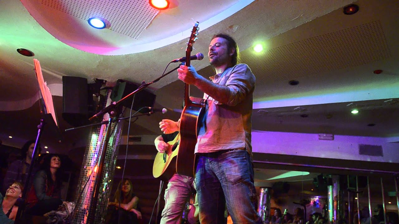 Carlos Chaouen  -  A medio pulmon  + No me canso.